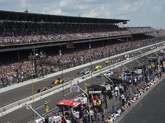 The start of the 100th Indianapolis 500 in 2016. (IMS Archives Photo)