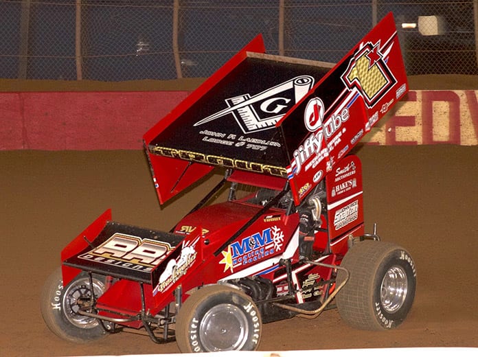 Chad Trout powered to victory in Saturday's Pennsylvania Sprint Speedweek event at Lincoln Speedway. (Dan Demarco Photo)