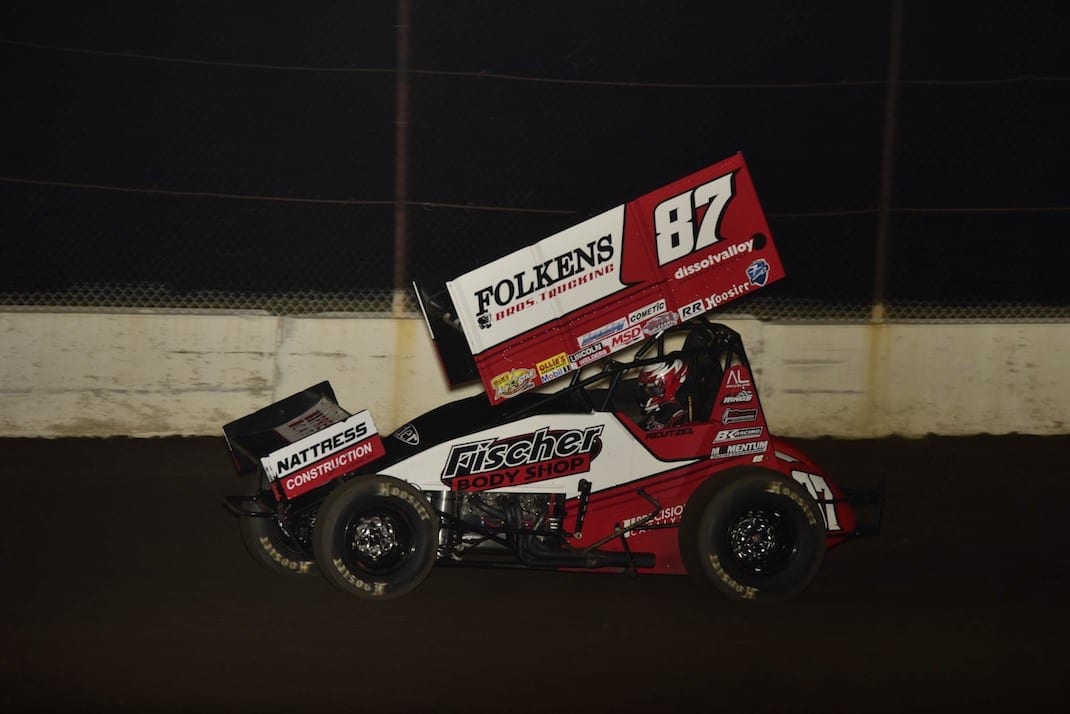 Aaron Reutzel en route to victory at the Dirt Oval at Route 66. (Mark Funderburk photo)