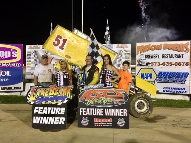 Mitchell Moore in victory lane with the ASCS Warrior region. (Greg Stanek photo)