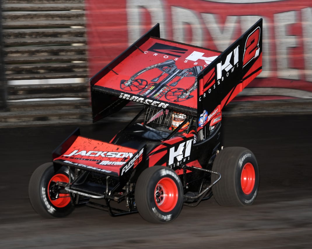 Kerry Madsen en route to victory Friday at Knoxville Raceway. (Mike Campbell photo)