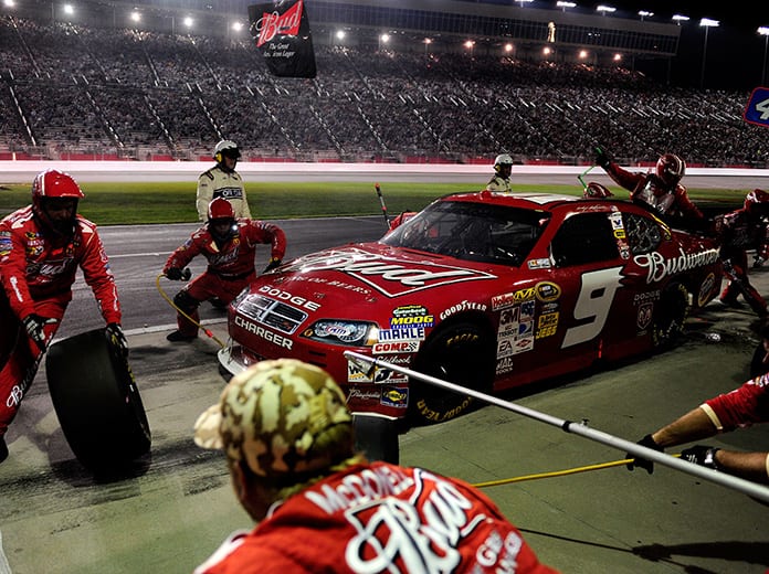 Kasey Kahne got a big push late in the Pep Boys Auto 500 to win at Atlanta Motor Speedway in 2009. (NASCAR Photo)
