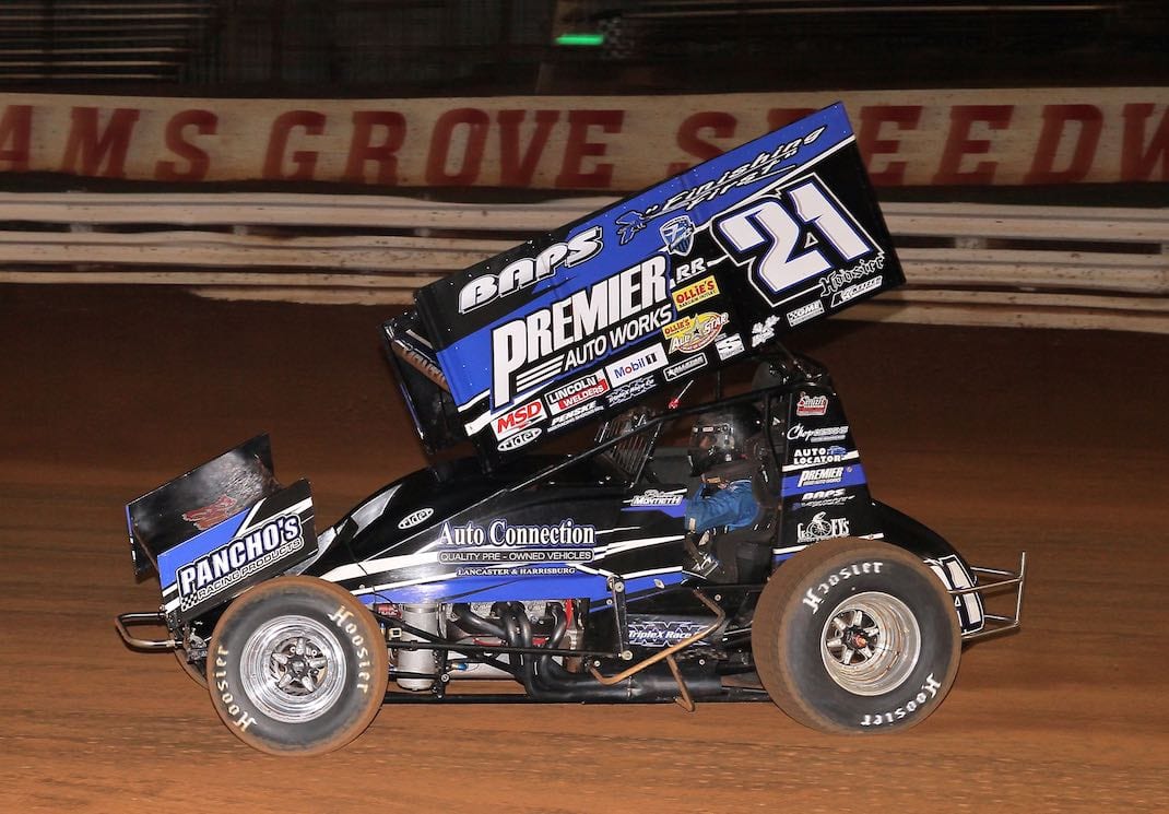 Brian Montieth en route to victory at Williams Grove Speedway. (Dan Demarco photo)