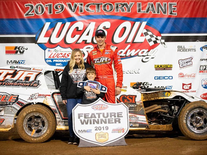 Kris Jackson took home the B-Mod Clash of Champions II title Sunday night at Lucas Oil Speedway. (Kenny Shaw photo)