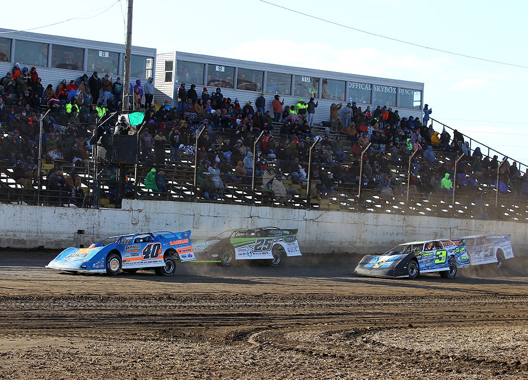 Dirt late models in action at LaSalle (Ill.) Speedway. (Mike Ruefer photo)