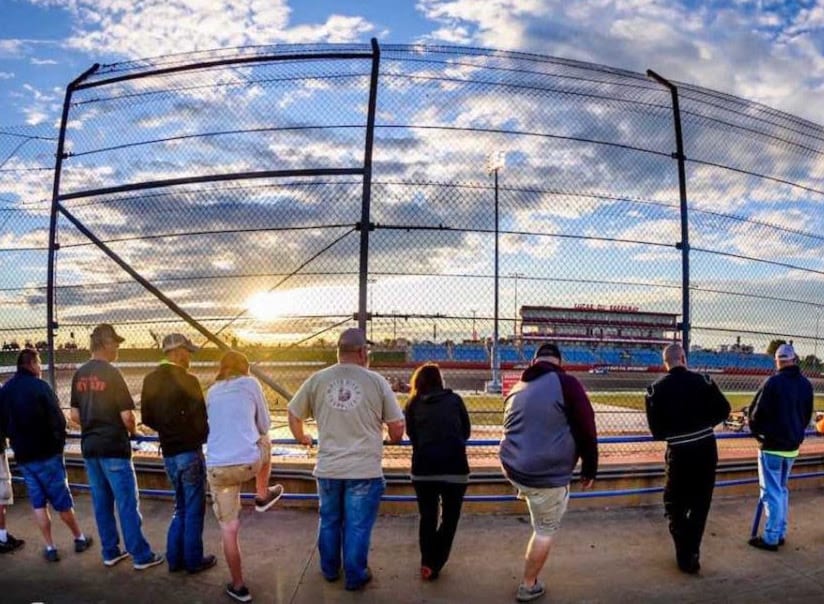 Fans watch time trials at Lucas Oil Speedway. (Kenny Shaw photo)