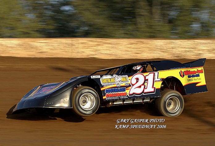 Eddie Leviner on the gas at Indiana's Kamp Motor Speedway in 2006. (Gary Gasper Photo)