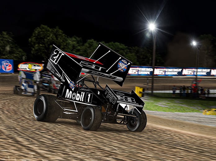 Christopher Bell won Sunday's World of Outlaws NOS Energy Drink Sprint Car iRacing Invitational event at virtual Volusia Speedway Park. (JZi Racing Photography)