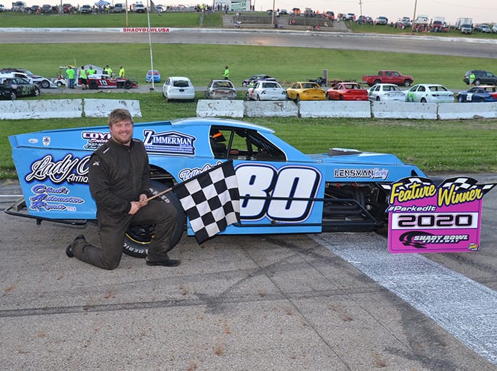 Chris Parker won the modified feature on Saturday at Shady Bowl Speedway. (Peggy Isaacs Photo)