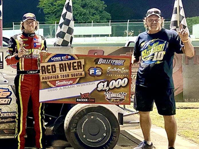 Continuing to improve every night out, Cody Leonard won the IMCA Modified Red River South Tour feature Saturday at Kennedale Speedway Park. (Stacy Kolar Photo)