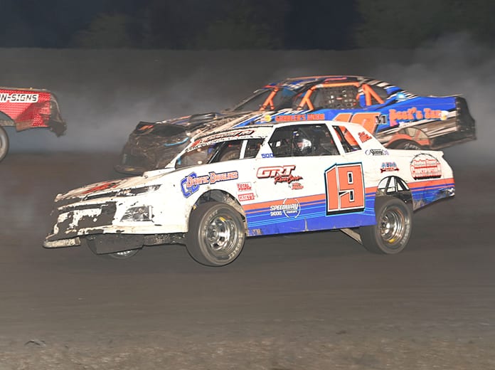 Kyle Vanover won his qualifier Thursday to advance to Saturday's stock car finale at the IMCA Speedway Motors Super Nationals at Boone Speedway. (Tom Macht Photo)