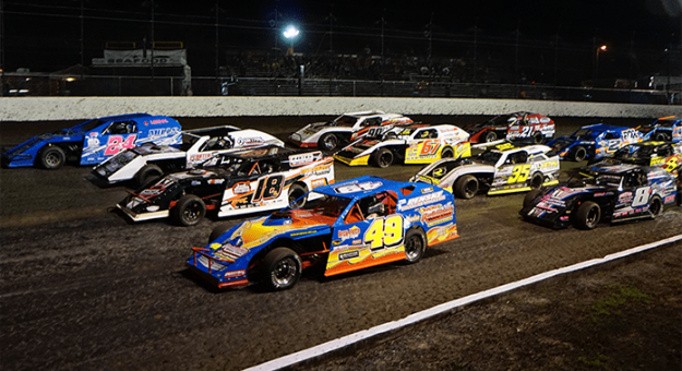 Chassis builders are set to go to war during the DIRTcar UMP Modified portion of the DIRTcar Nationals. (Andy Newsome Photo)