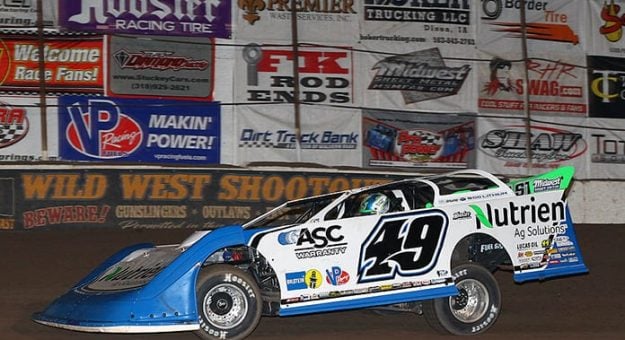 Jonathan Davenport won the finale of the Wild West Shootout on Sunday at Arizona Speedway. (Mike Ruefer Photo)