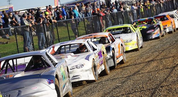DIRTcar Racing has confirmed its Northeastern racing schedules. (Andy Newsome Photo)