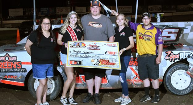 Kyle Vanover won his career 100th IMCA Sunoco Stock Car feature, and first feature at Eagle Raceway in any division on May 22. (Joe Orth Photo)