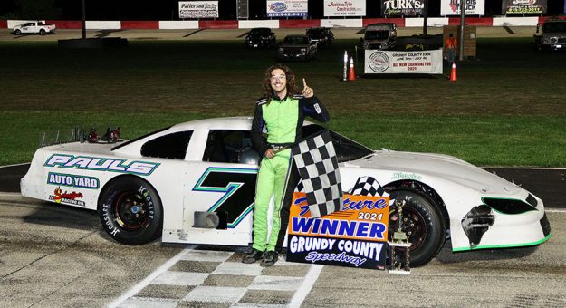 Paul Shafer Jr. was again the late model feature winner at Illinois’ Grundy County Speedway. (Chris Goodaker Photo)