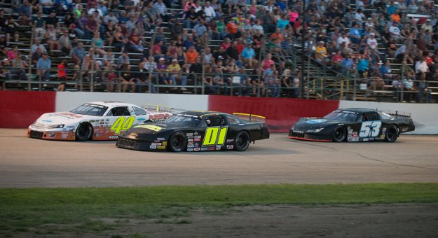 The ARCA Midwest Tour heads to Grundy County Speedway for the Wayne Carter Classic this weekend.