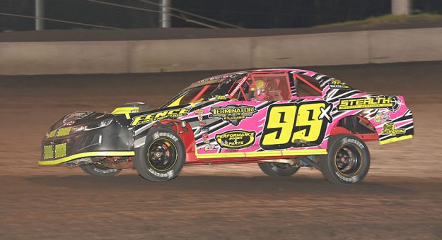 Dallon Murty came from 12th to win his IMCA Stock Car prelim feature Wednesday at Boone Speedway. (Tom Macht Photo)