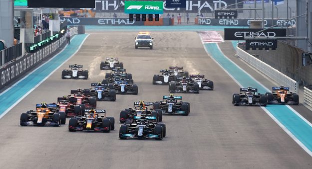 The start of the Abu Dhabi Grand Prix. (Steve Etherington Photo)