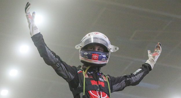 Buddy Kofoid bested Kyle Larson to win Tuesday's Warren CAT Qualifying Night feature inside the Tulsa Expo Center. (Brendon Bauman Photo)