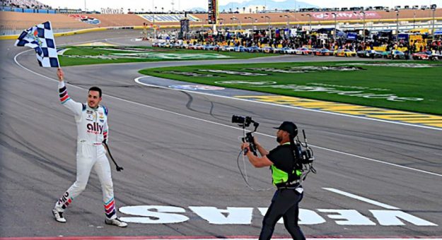 March 6, 2022:  Alex Bowman at Las Vegas Motor Speedway in Las Vegas, NV  (HHP/Jim Fluharty)