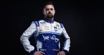 Stenhouse Jr. Signs Multi-Year Extension With JTG Daugherty Racing