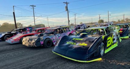 56 Cars On Track For DIRTcar Fall Nationals