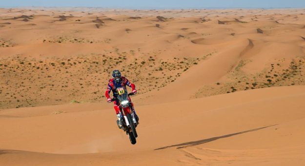 Visit Van Beveren And Loeb Go On All-Out Attack At Dakar page