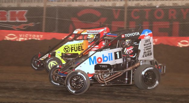 Visit Takeaways: The Chili Bowl Always Delivers page