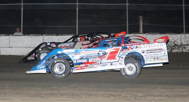 Visit O’Neal Keeps Rolling In Lucas Late Models page