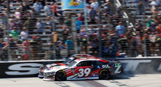 Visit Mayer Pulls Off Photo-Finish Victory Over Sieg At Texas page