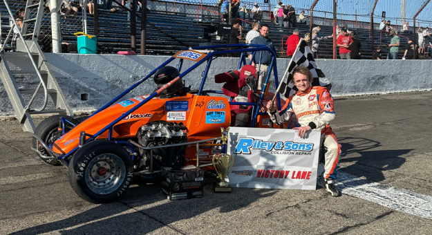 Visit Gaines Claims Kenyon Midgets Win At Anderson page