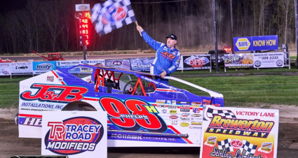 Phelps Outduels Sears For Brewerton Opening Night Feature Win